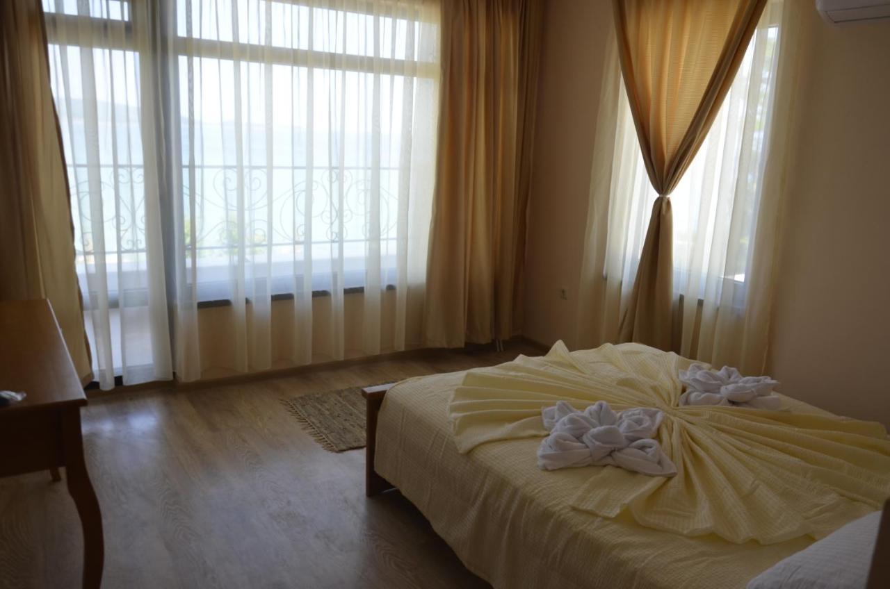 Ashram Hotel Primorsko Dış mekan fotoğraf