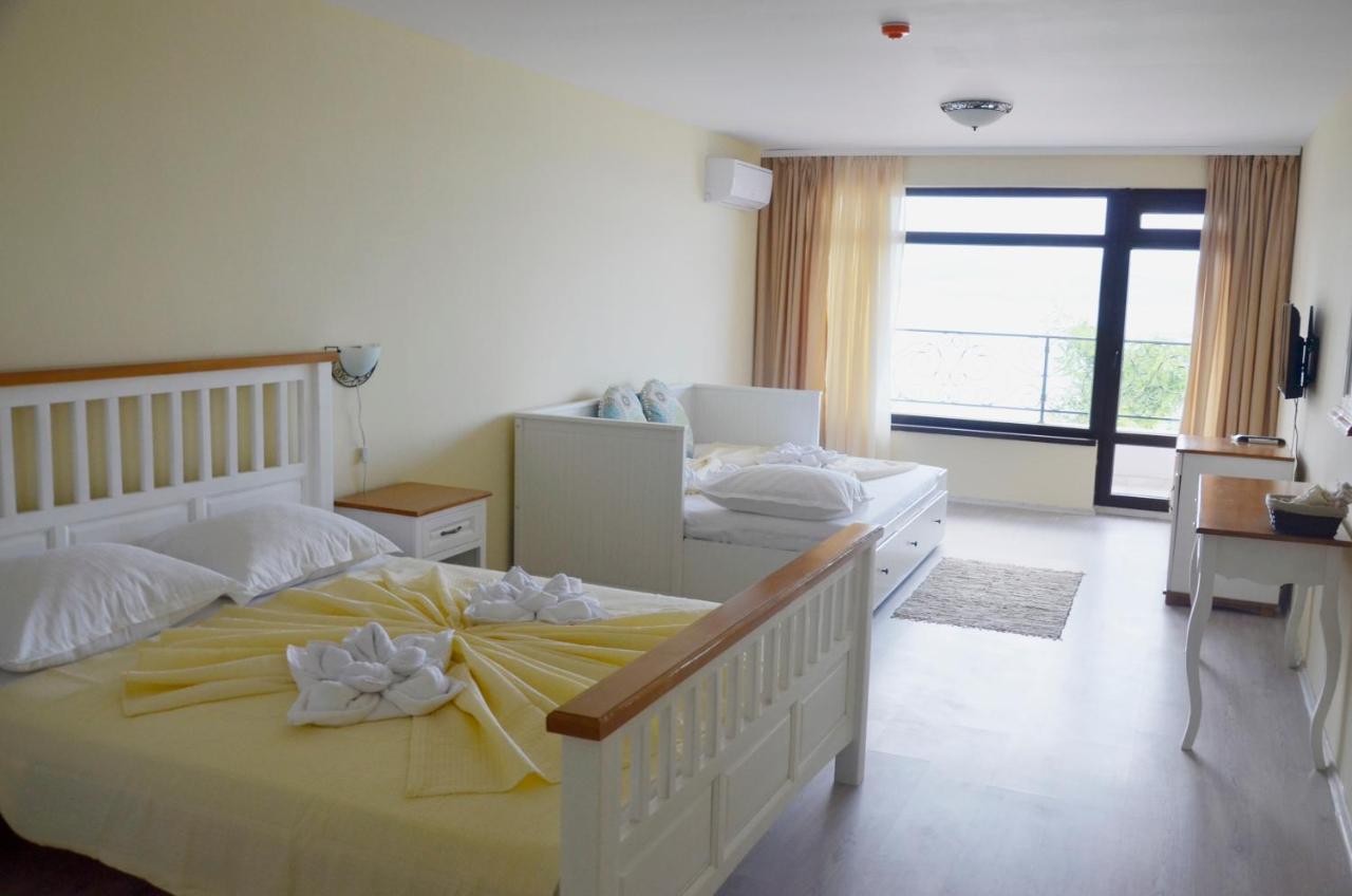 Ashram Hotel Primorsko Dış mekan fotoğraf
