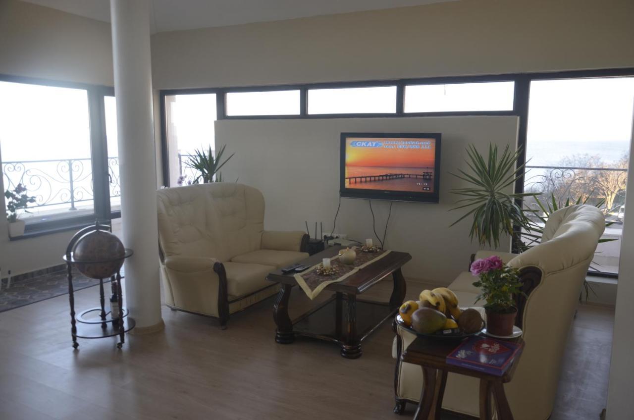 Ashram Hotel Primorsko Dış mekan fotoğraf