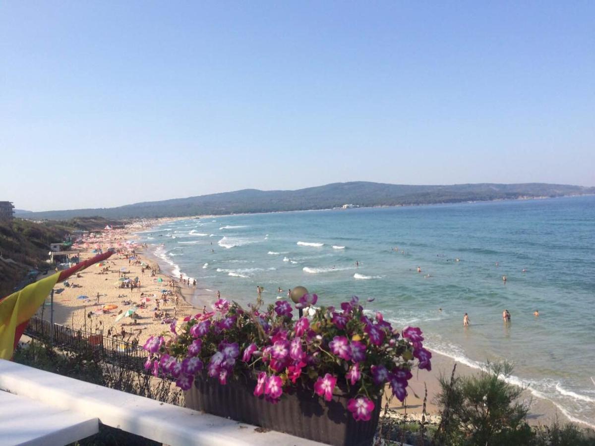 Ashram Hotel Primorsko Dış mekan fotoğraf
