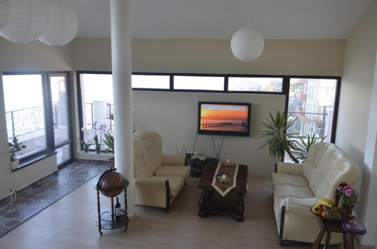 Ashram Hotel Primorsko Dış mekan fotoğraf