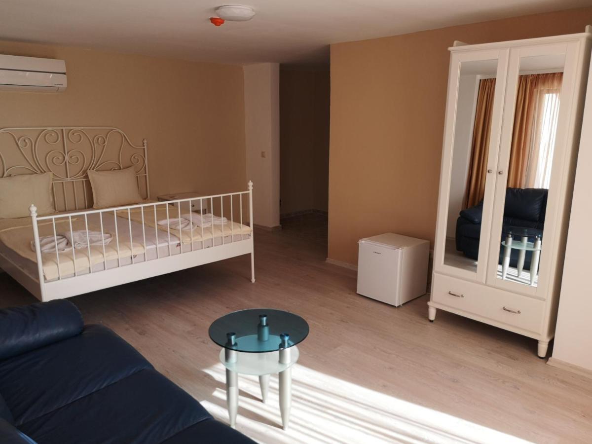 Ashram Hotel Primorsko Dış mekan fotoğraf
