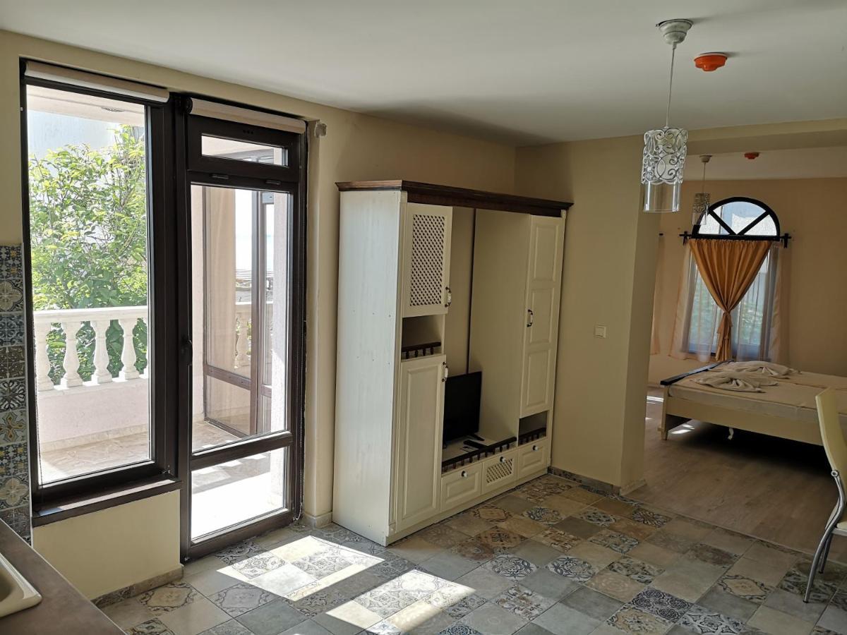 Ashram Hotel Primorsko Dış mekan fotoğraf